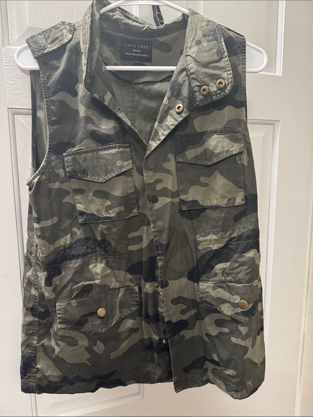 Love Tree women’s Camo Utility Vest - Olive Green